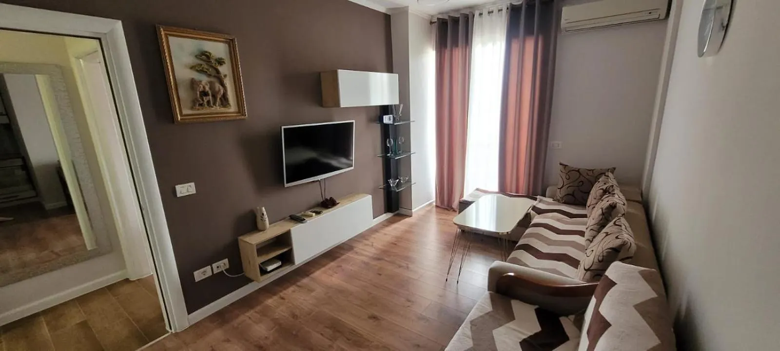 Holiday Apartment Durres 0*,